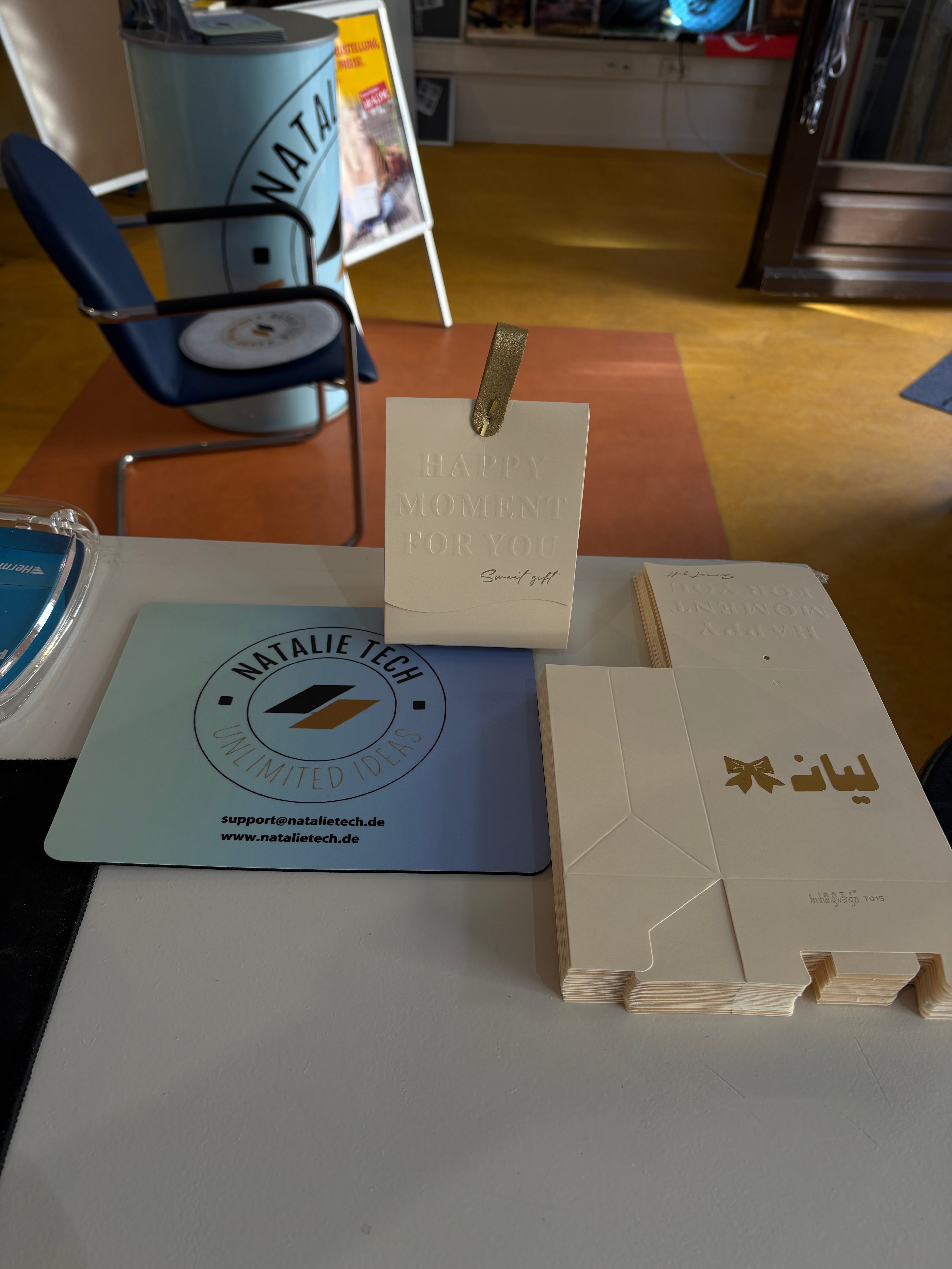 Geschenkboxen & Geschenktüten nach Wunsch mit wünsch Name