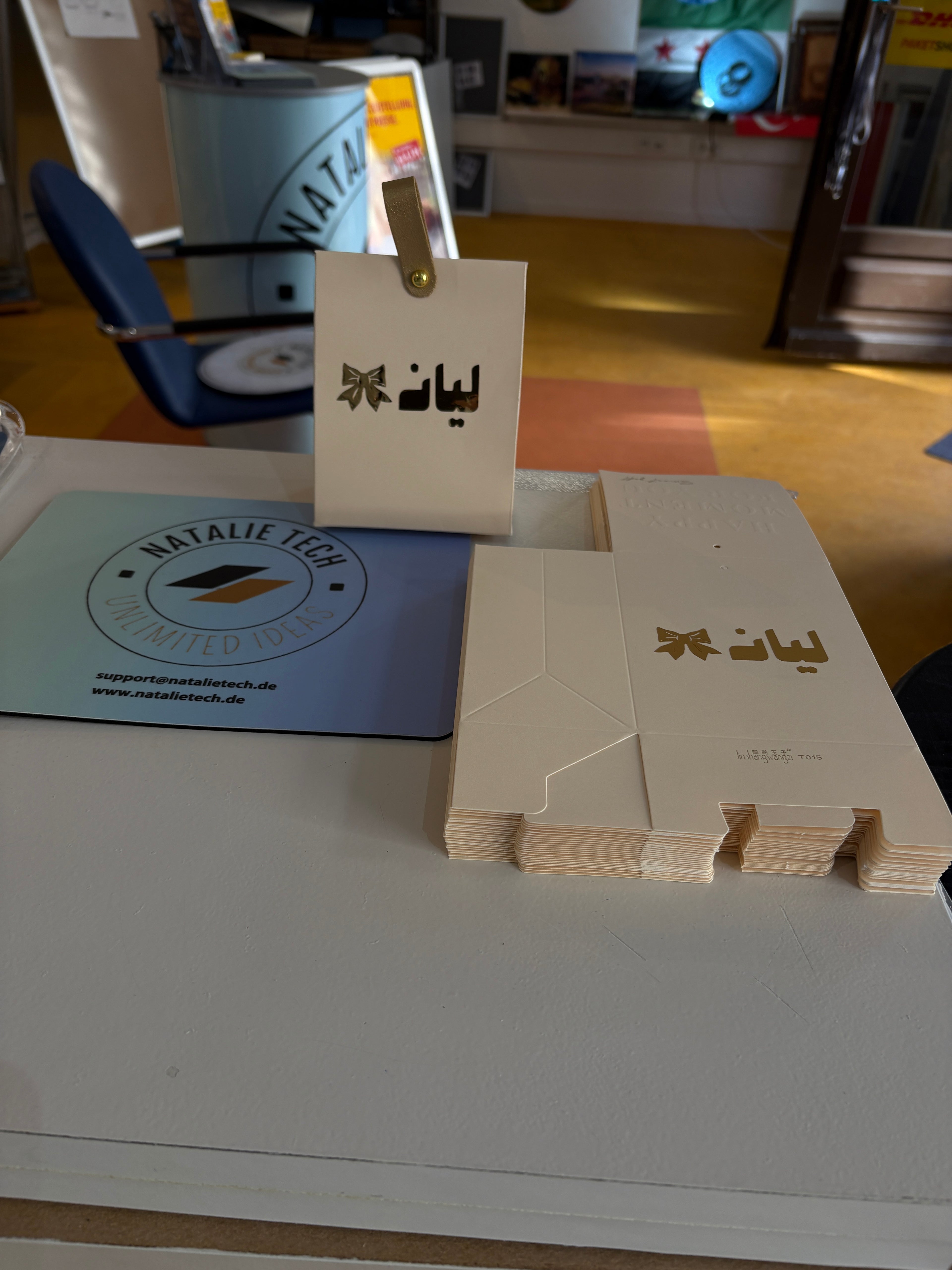 Geschenkboxen & Geschenktüten nach Wunsch mit wünsch Name